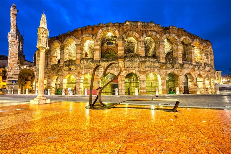 Musikgenuss in der Arena di Verona @Luciano Mortula-LGM /adobestock